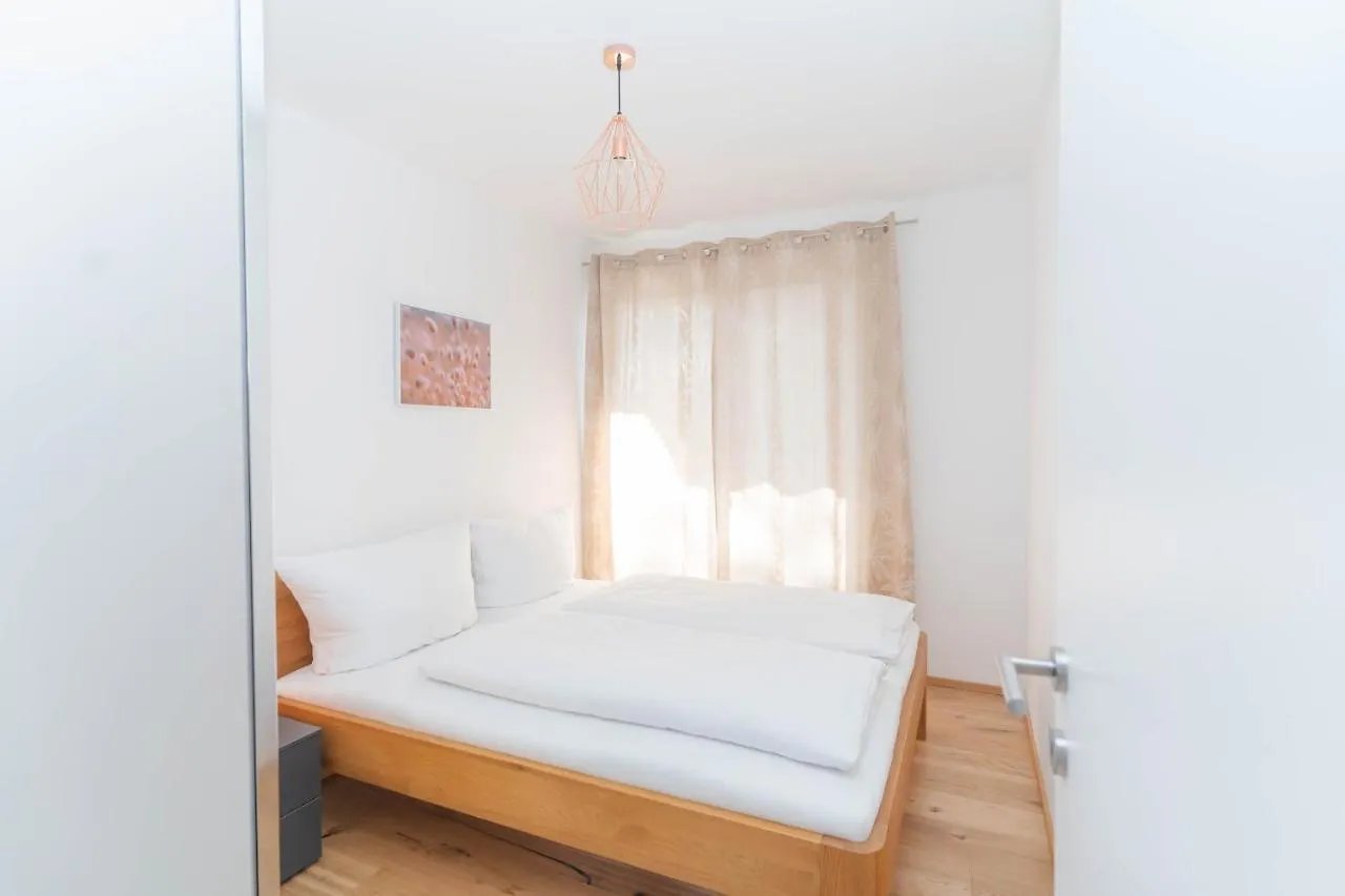 Luxurious Apartment With Big Balcony Near City Center Вена