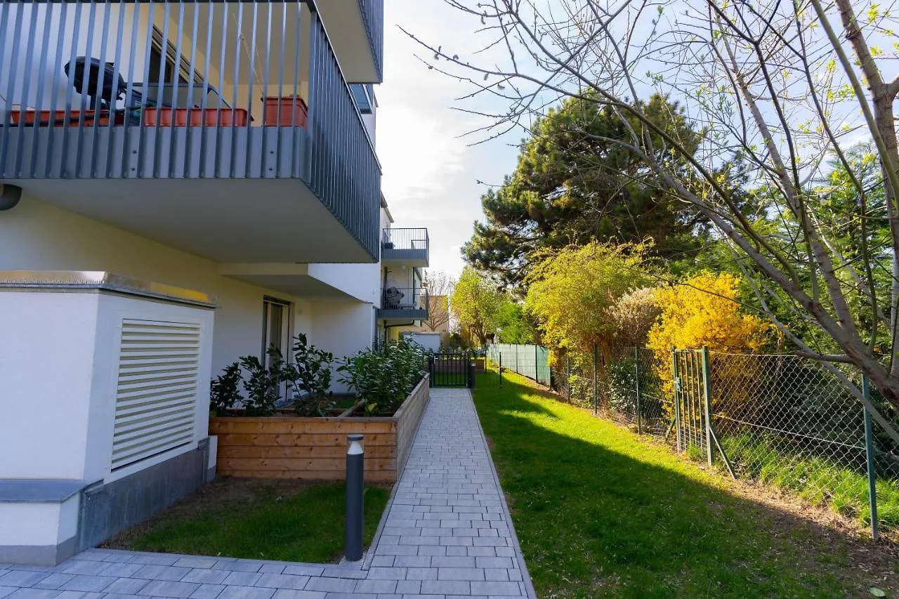 Luxurious Apartment With Big Balcony Near City Center Вена